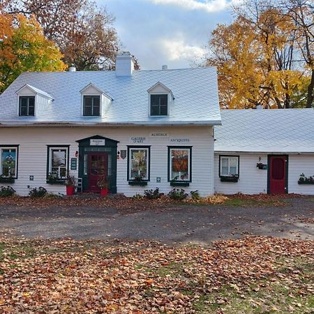 Auberge Les Blancs Moutons Saint-Laurent-de-l'ile d'Orleans Екстериор снимка