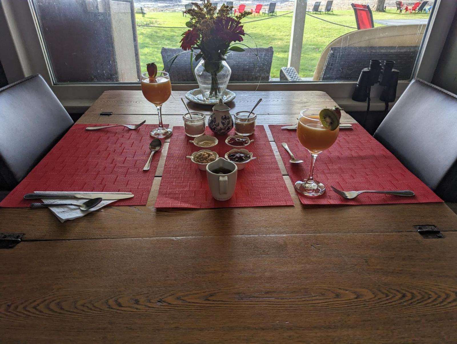 Auberge Les Blancs Moutons Saint-Laurent-de-l'ile d'Orleans Екстериор снимка