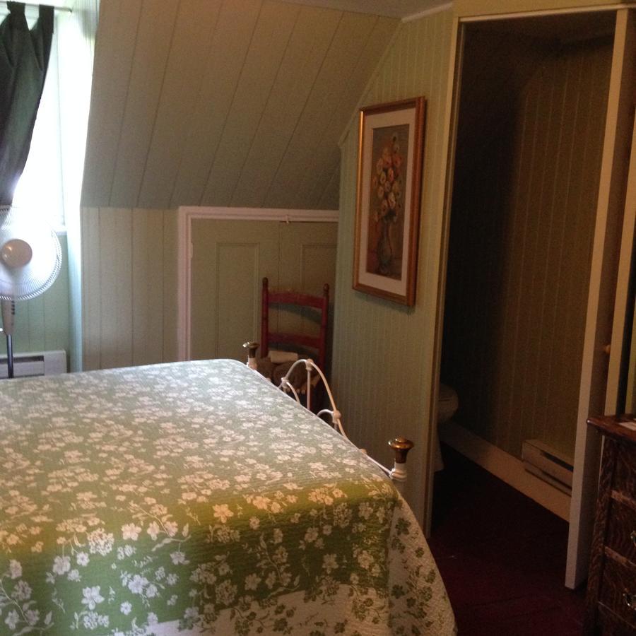 Auberge Les Blancs Moutons Saint-Laurent-de-l'ile d'Orleans Екстериор снимка