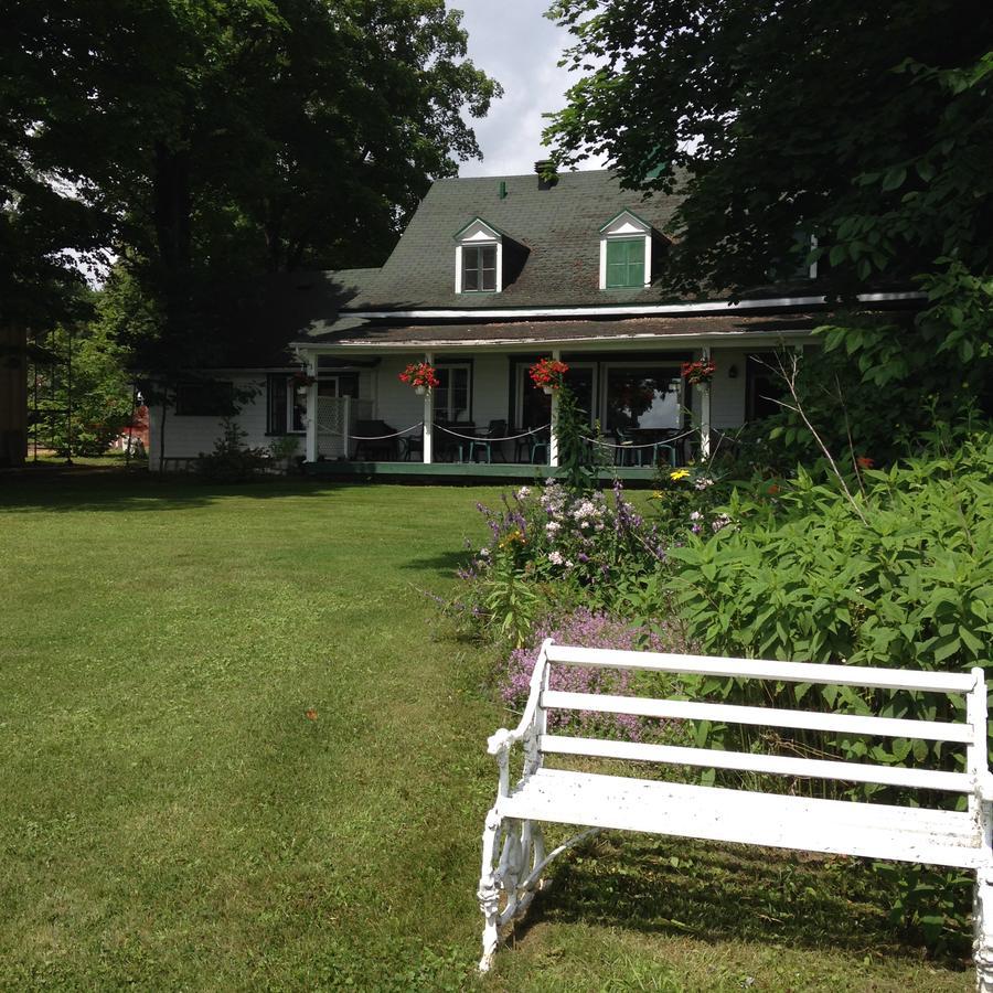 Auberge Les Blancs Moutons Saint-Laurent-de-l'ile d'Orleans Екстериор снимка