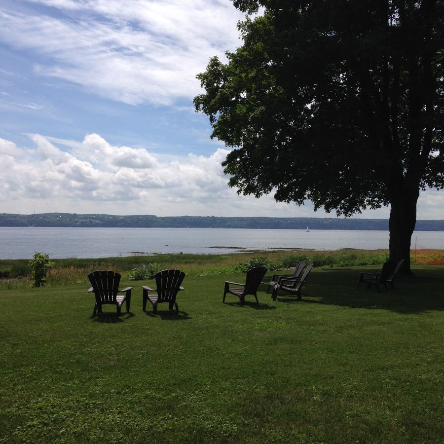 Auberge Les Blancs Moutons Saint-Laurent-de-l'ile d'Orleans Екстериор снимка