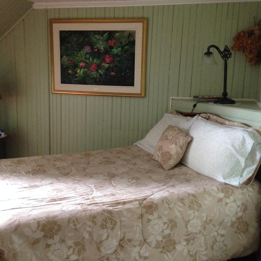 Auberge Les Blancs Moutons Saint-Laurent-de-l'ile d'Orleans Екстериор снимка
