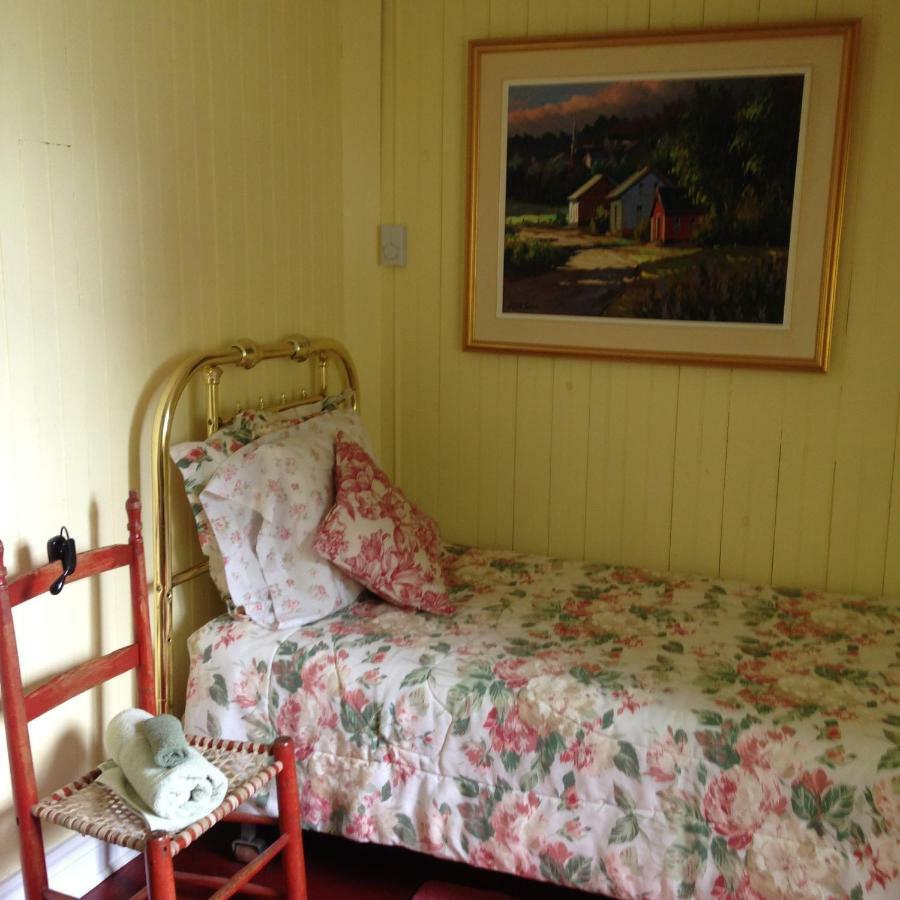 Auberge Les Blancs Moutons Saint-Laurent-de-l'ile d'Orleans Екстериор снимка